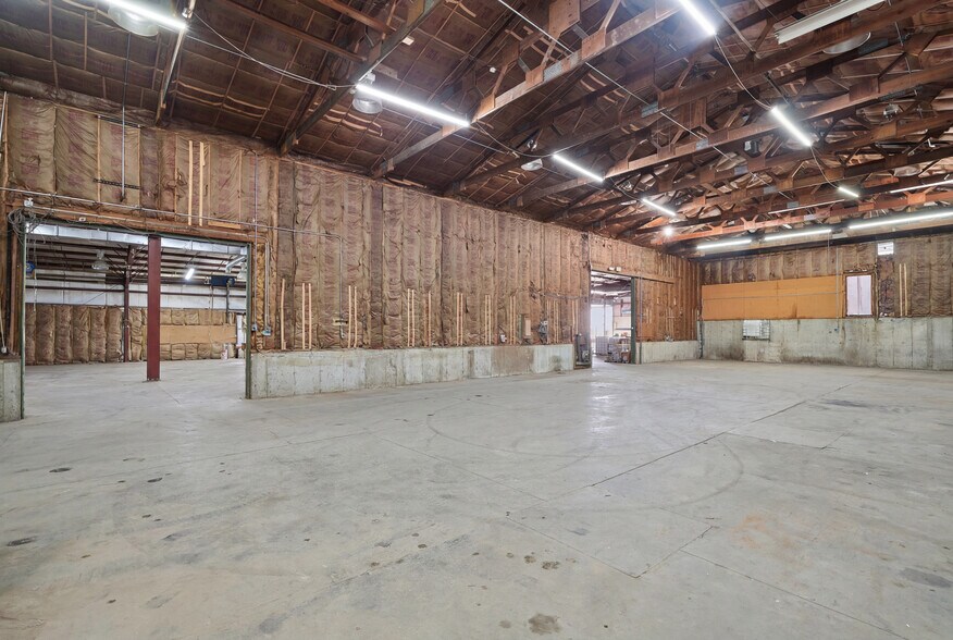 More Photos Of 301 Old Dubuque Rd, Anamosa Warehouse For Lease