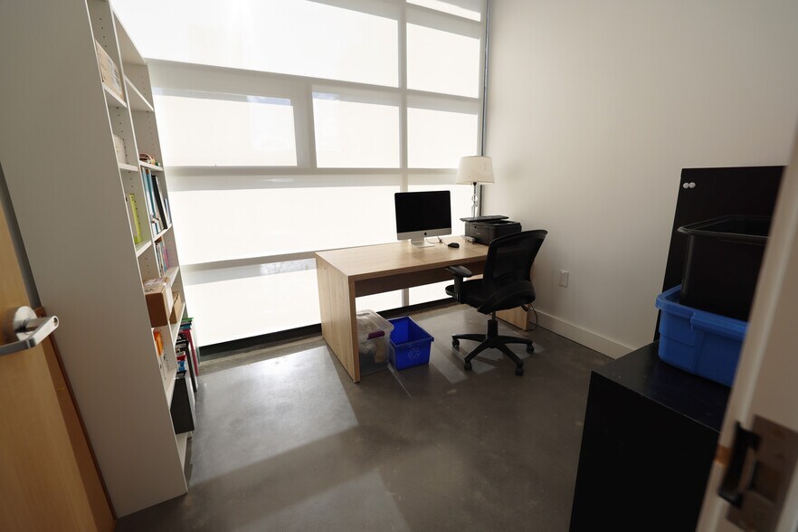 More Photos Of 32 Lisgar St, Toronto Apartments For Lease