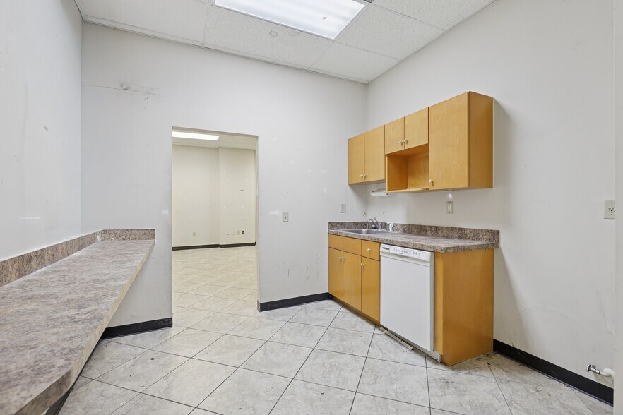 More Photos Of 711 Cassat Ave, Jacksonville Service For Sale