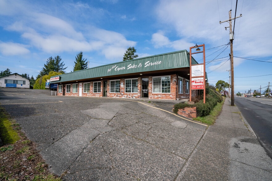 Primary Photo Of 2184 Broadway Ave, North Bend Office For Sale