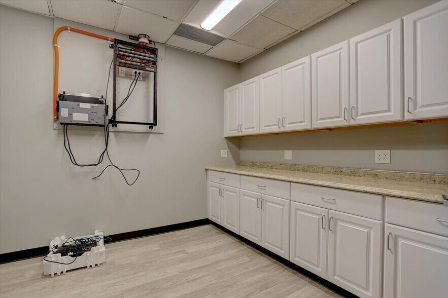 More Photos Of 140 E 19th Ave, Denver Office For Sale