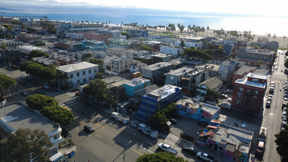 More Photos Of 1322 Innes Pl, Venice Office Residential For Sale