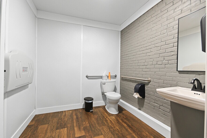 More Photos Of 105 Coal st, Mexico Specialty For Sale