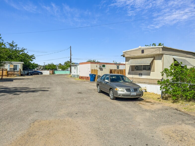 More Photos Of 535 W Atkins Ave, Ridgecrest Manufactured Housing Mobile Home Park For Sale