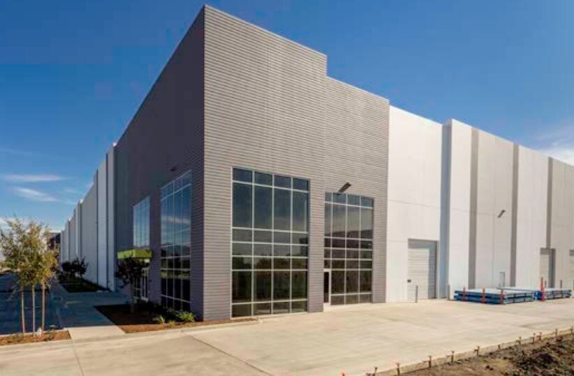 More Photos Of 7401 Bristow Ct, San Diego Warehouse For Lease