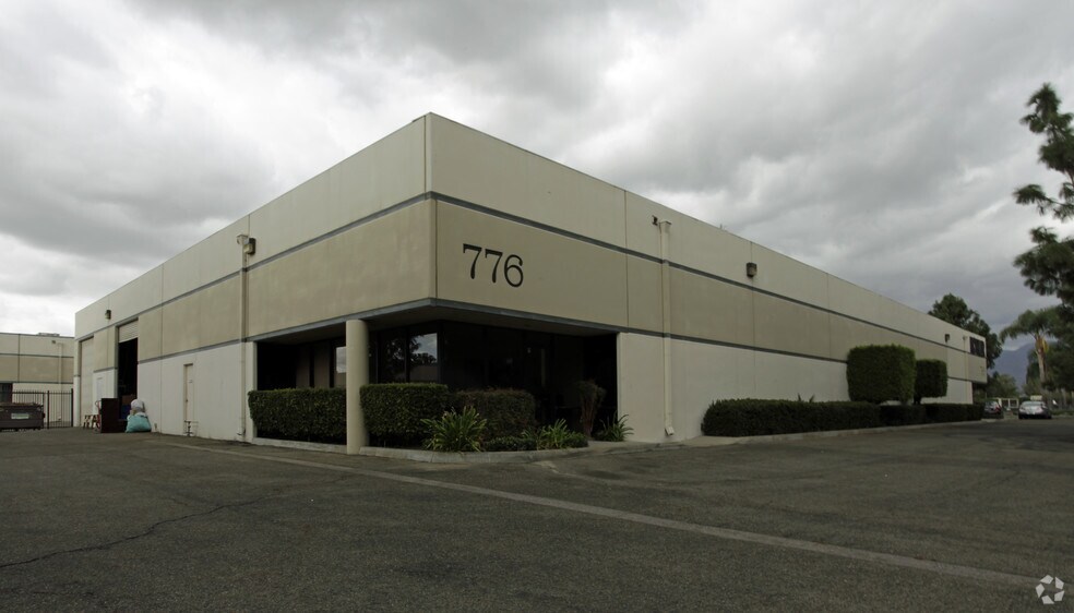 Primary Photo Of 766-776 S Gifford Ave, San Bernardino Warehouse For Lease