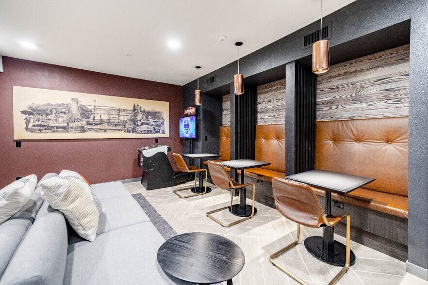 More Photos Of 77 NE Grand Ave, Portland Apartments For Lease
