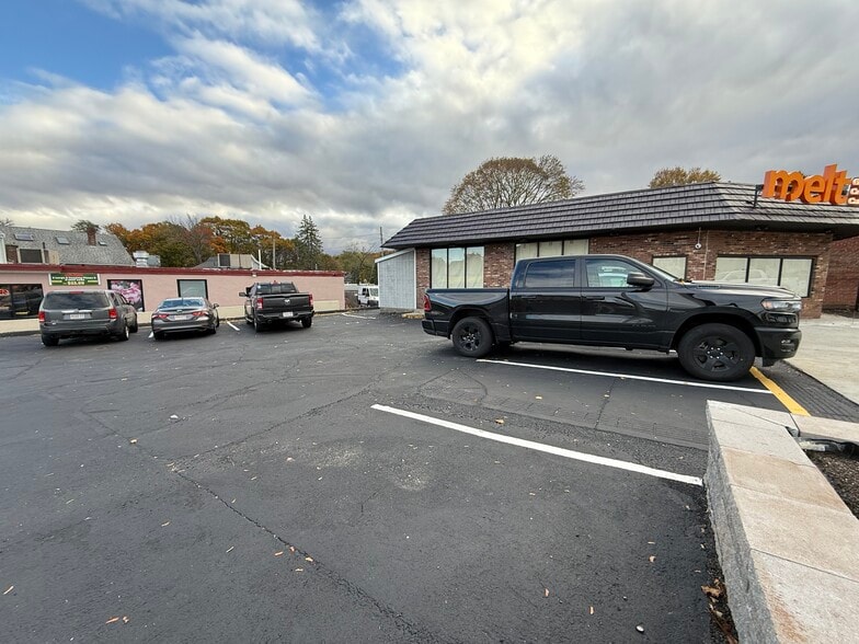 More Photos Of 414 Chandler St, Worcester Storefront Retail Office For Sale