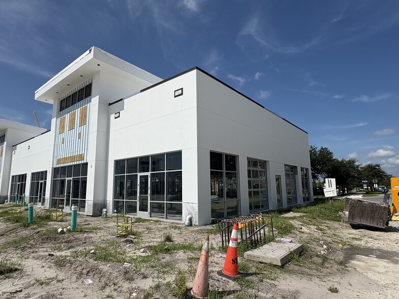 More Photos Of 2521 Partin Settlement Rd, Kissimmee Storefront Retail Office For Lease