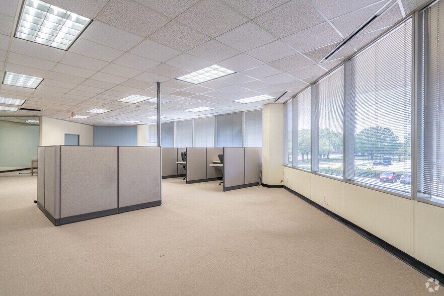 More Photos Of 397 N Sam Houston Pky E, Houston Office For Lease