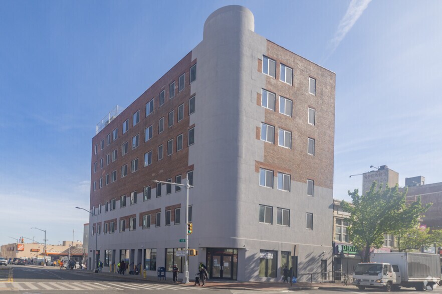 More Photos Of 166-36 Jamaica Ave, Jamaica General Retail For Lease