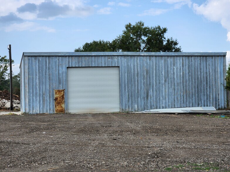 More Photos Of 8627 E Mt Houston Rd, Houston Warehouse For Lease