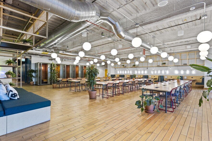 More Photos Of 1111 Broadway, Oakland Coworking Space