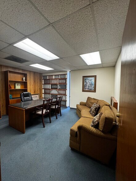 More Photos Of 300 Palm Dr, Corpus Christi Warehouse For Sale