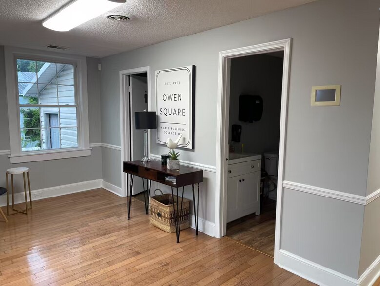 More Photos Of 330 S Wall St, Calhoun Office For Lease