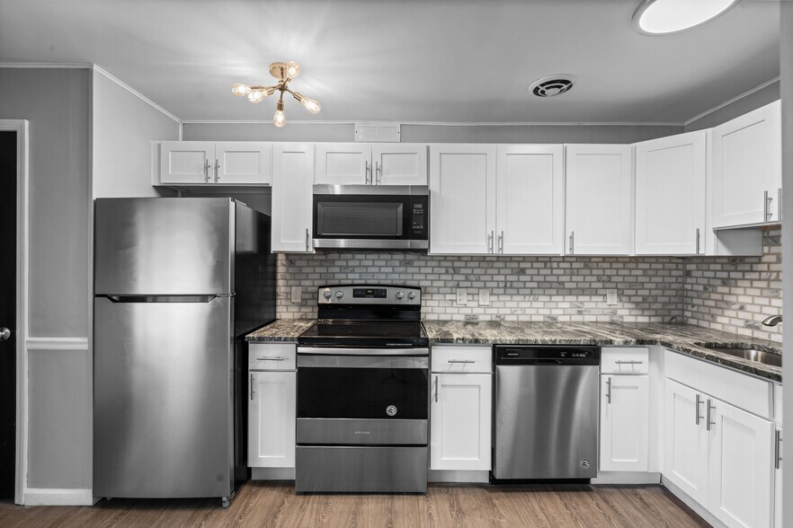 More Photos Of 4401 S Crooks Rd, Royal Oak Apartments For Sale