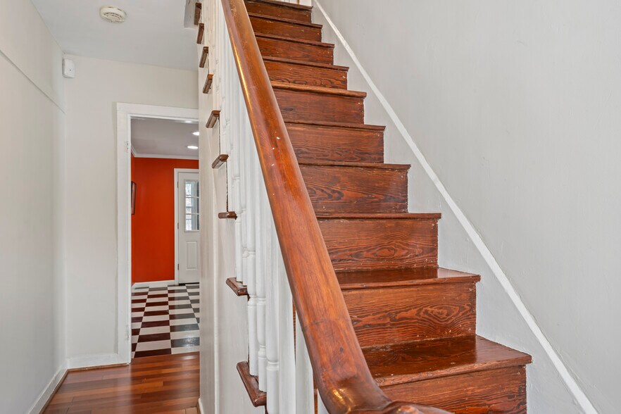 More Photos Of 4235 Chain Bridge Rd, Fairfax Office For Sale