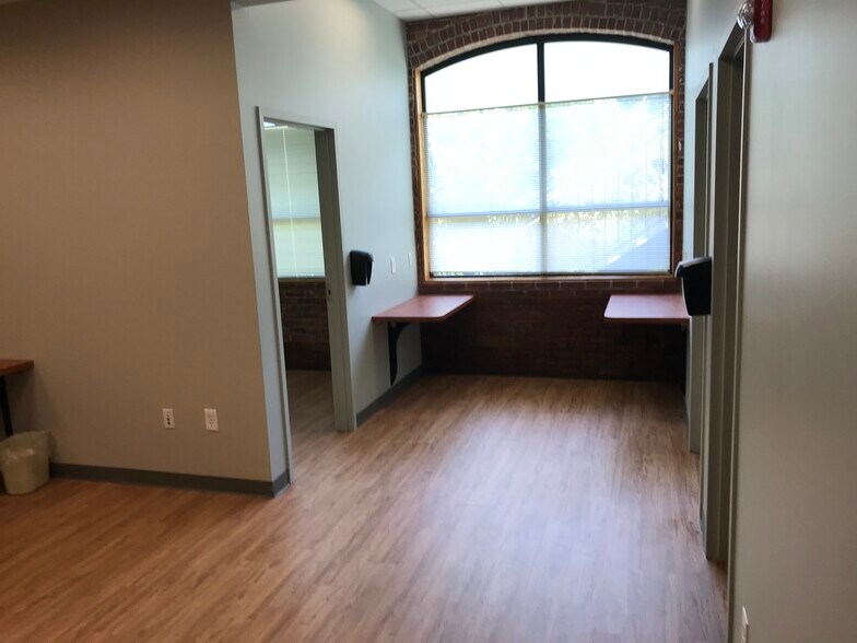 More Photos Of 594 Great Rd, North Smithfield Medical For Lease