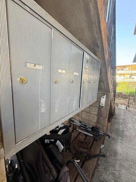 More Photos Of 2135 Bannister Pl, Honolulu Multifamily For Sale