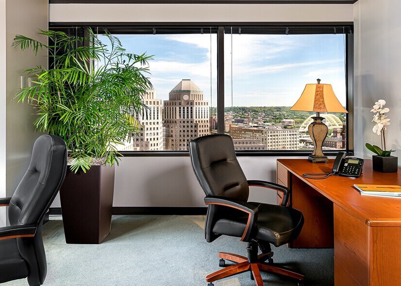 More Photos Of 250 E 5th St, Cincinnati Coworking Space