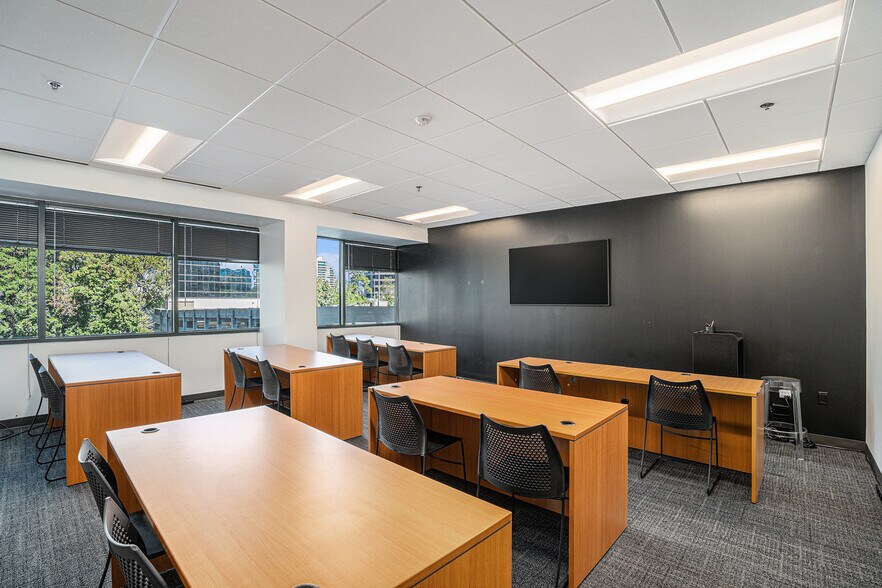 More Photos Of 3384 Peachtree Rd NE, Atlanta Loft Creative Space For Lease