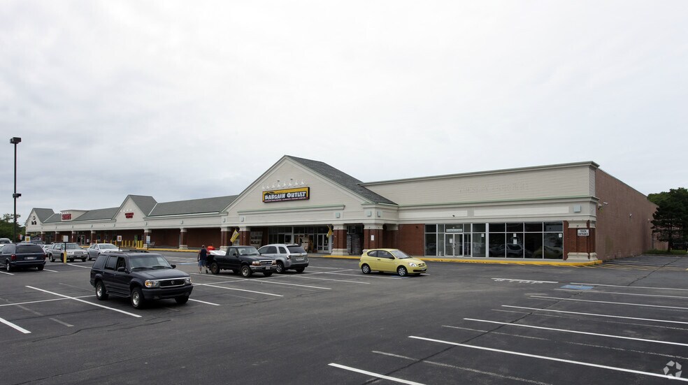 More Photos Of 10 Pilgrim Hill Rd, Plymouth Unknown For Lease