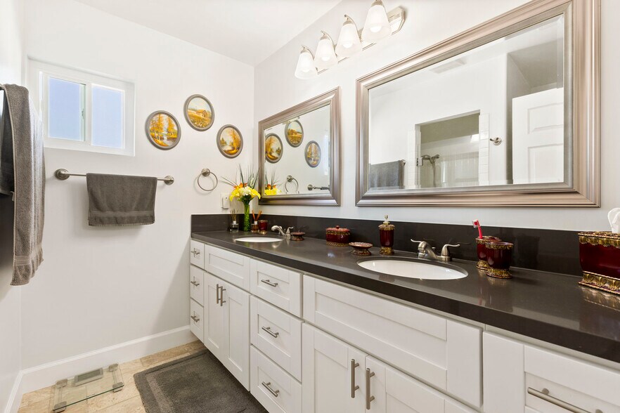 More Photos Of 1909 Cheyenne Cir, Oceanside Specialty For Sale