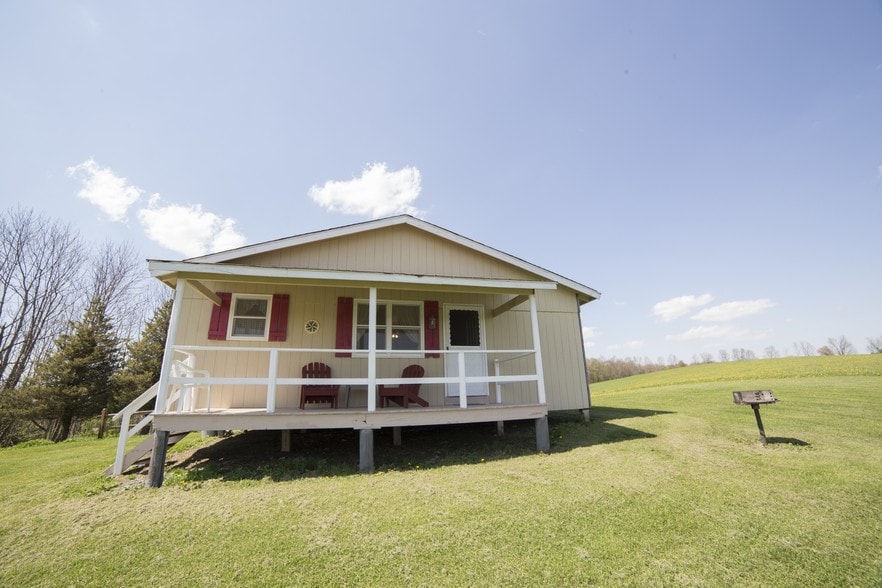 More Photos Of 201 Roses Hill Rd, Richfield Springs Hotel For Sale