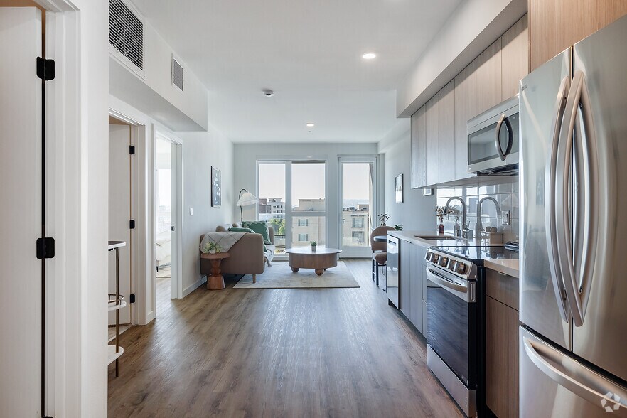 More Photos Of 988 S Manhattan Pl, Los Angeles Apartments For Lease