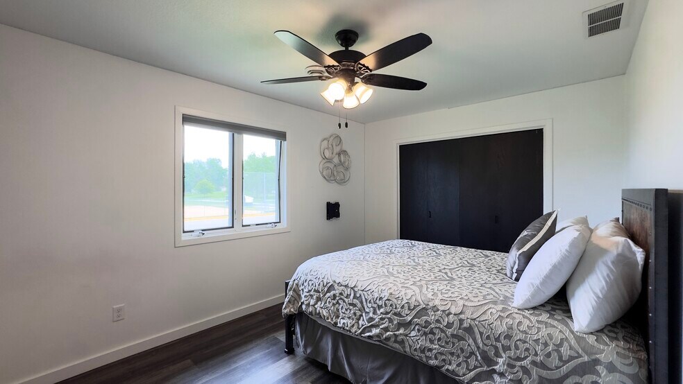 More Photos Of 203 Frank Ave NW, Elysian Specialty For Sale