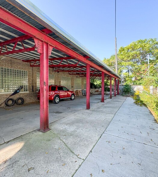 More Photos Of 452 N Claremont Ave, Chicago Manufacturing For Lease