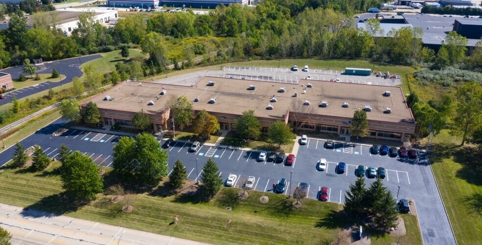 More Photos Of 17295 Foltz Industrial Pky, Strongsville Light Manufacturing For Lease