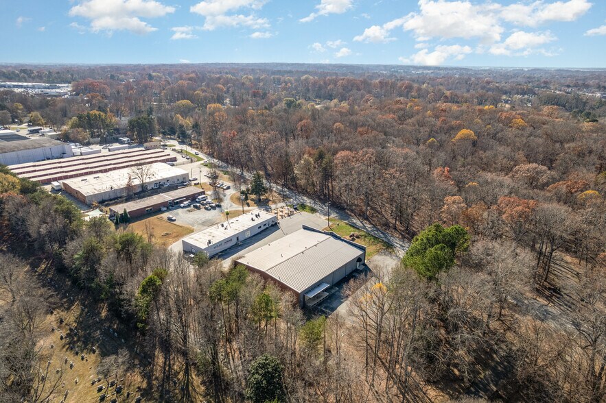 More Photos Of 3718 Old Battleground Rd, Greensboro Flex For Sale