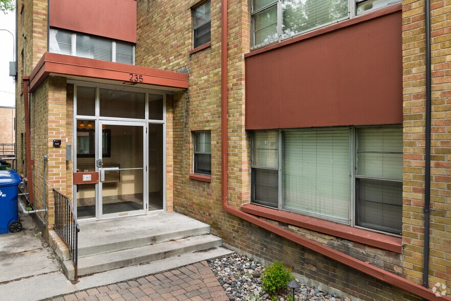 More Photos Of 235 Exeter Pl, Saint Paul Apartments For Sale