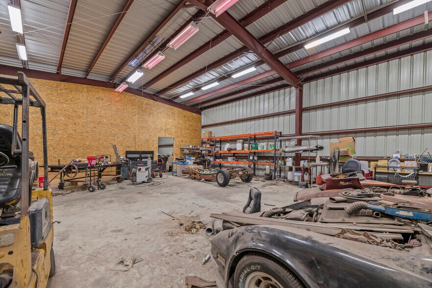 More Photos Of 2590 TX-35 Bypass, Aransas Pass Manufacturing For Sale