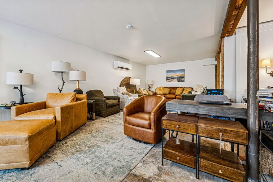 More Photos Of 120 W 9th St, Durango Flex For Lease