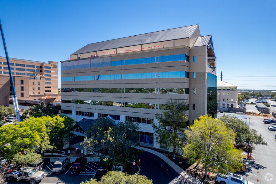 More Photos Of 540 Madison Oak Dr, San Antonio Medical For Lease