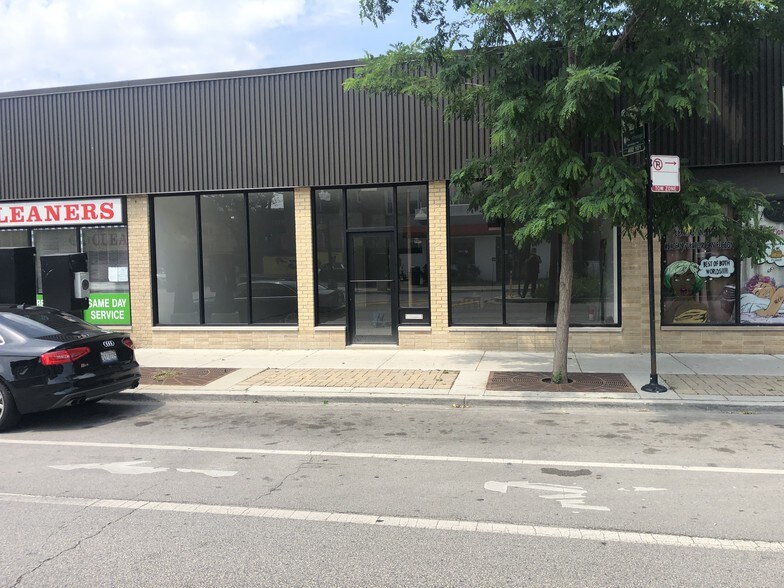 More Photos Of 1700-1720 W Lawrence Ave, Chicago Storefront For Lease