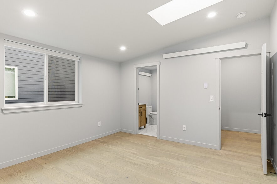 More Photos Of 11825 59th Ave ave, Seattle Apartments For Sale