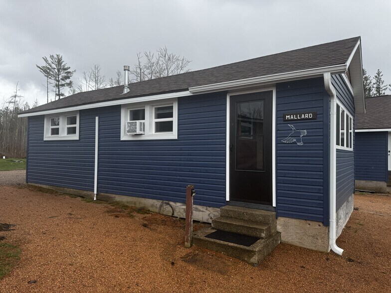 More Photos Of N11594 Post Lake Dr, Elcho Bar For Sale