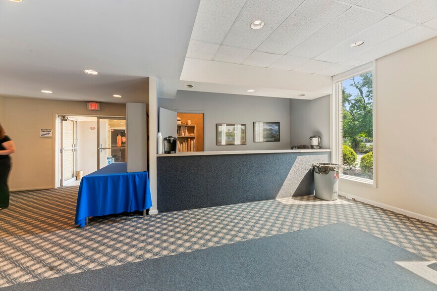 More Photos Of 160 Tices Ln, East Brunswick Office For Sale