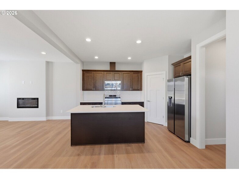 More Photos Of 4011 SW Royal Ave, Gresham Specialty For Sale