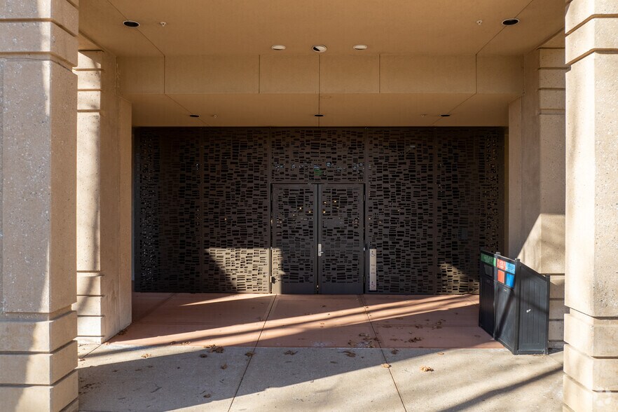 More Photos Of 399 N Whisman Rd, Mountain View Office For Lease