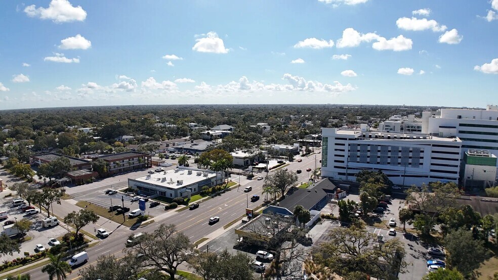 More Photos Of 1425-1427 S Tamiami Trl, Sarasota Freestanding For Sale