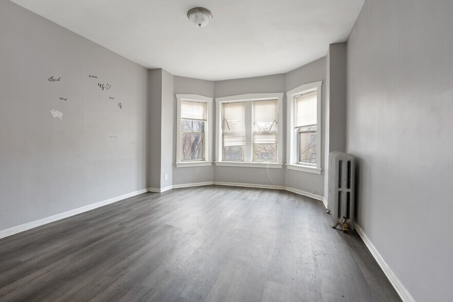 More Photos Of 6952-6958 S Paxton Ave, Chicago Apartments For Sale