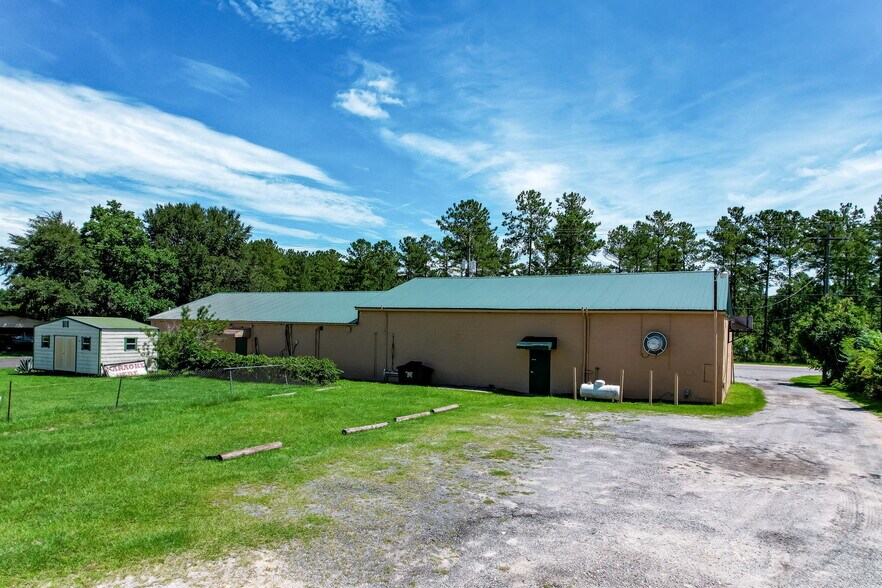 More Photos Of 2805 Fort Argyle Rd, Bloomingdale Bar For Sale