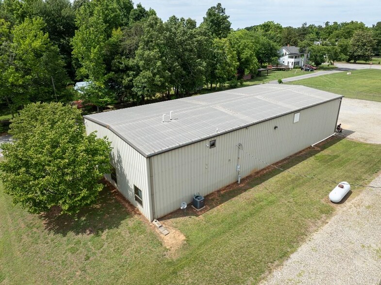 More Photos Of 471 Osborne St, Keysville Warehouse For Sale