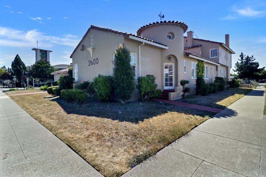 More Photos Of 2600 Macdonald Ave, Richmond Office Residential For Sale