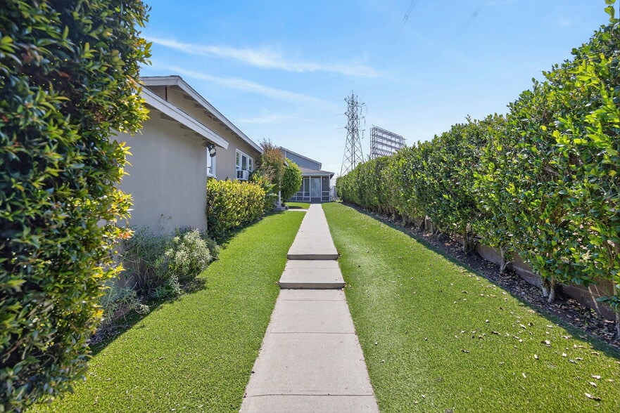 More Photos Of 2510 Carnegie Ln, Redondo Beach Apartments For Sale