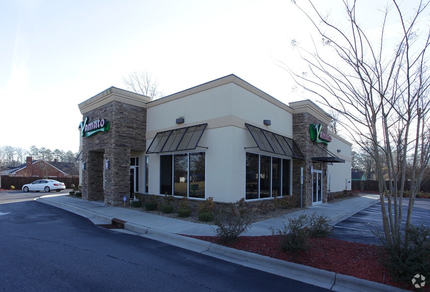 More Photos Of 2109 W Franklin Blvd, Gastonia Restaurant For Lease